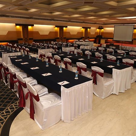 Hotel The Piccadily Lucknow Exterior foto